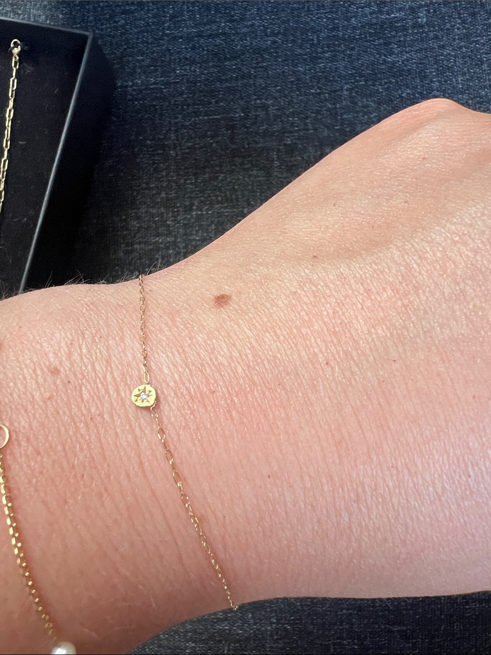 Nwt 14 k gold Minimal Gold Starburst Disc Bracelet for Women w/ natural diamond